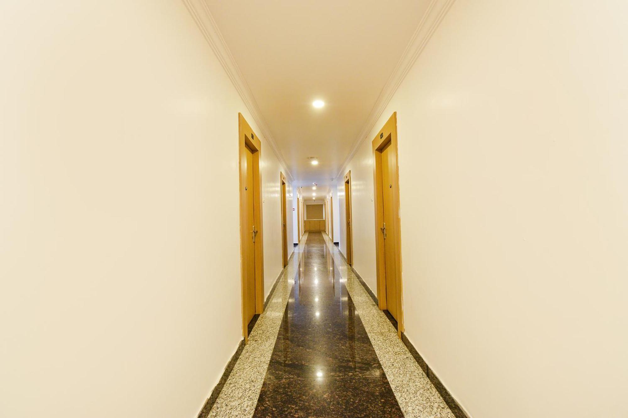 Fabhotel The Cinco Primera - Nr Kbr Park, Banjara Hills Hyderabad Exterior foto